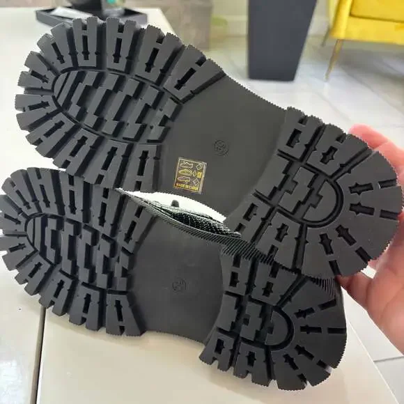 Women’s NEW Two-Tone Snake Skin Print Platform Loafers Chunky Lug Sole Size 8 - Picture 6 of 7